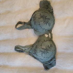 Third Love Petal Lace Plunge Bra 42B